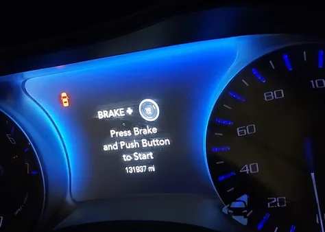 2017 Chrysler 300 300S Alloy Edition z USA, uszkodzony, nr VIN 2C3CCABG4HH668772